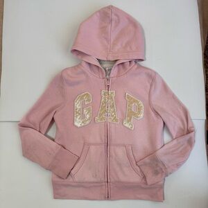 GAP cozy Sherpa-lined hooded zippered jacket in light pink with Gold Logo, girls